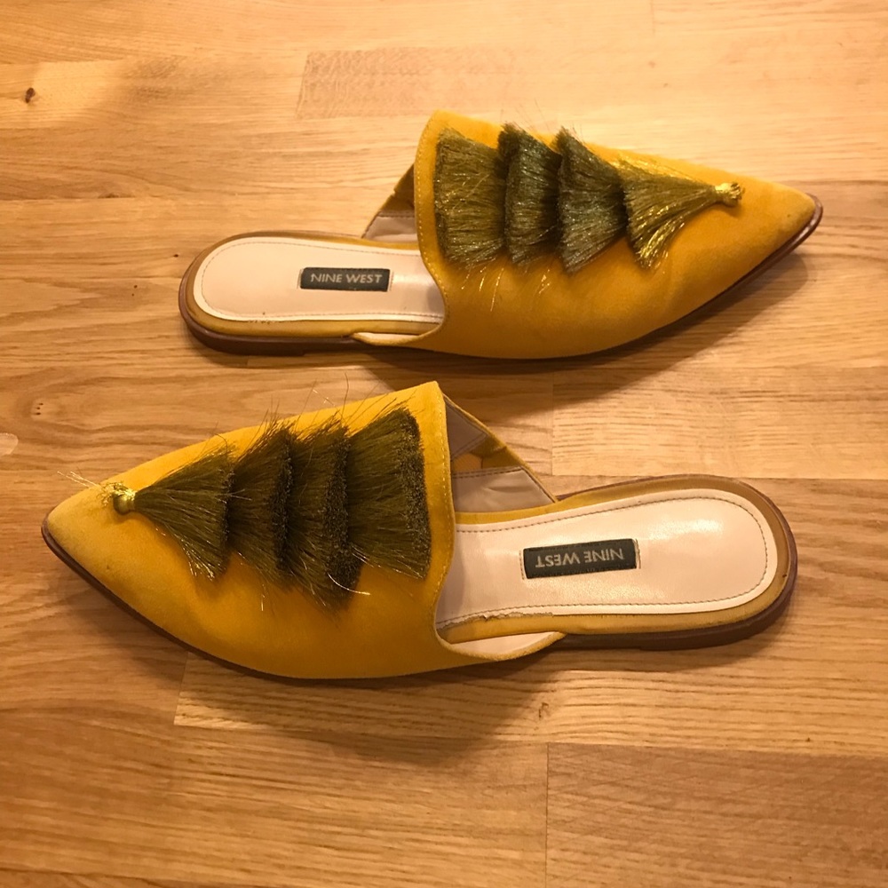 Nine West slip on pointy toe slide